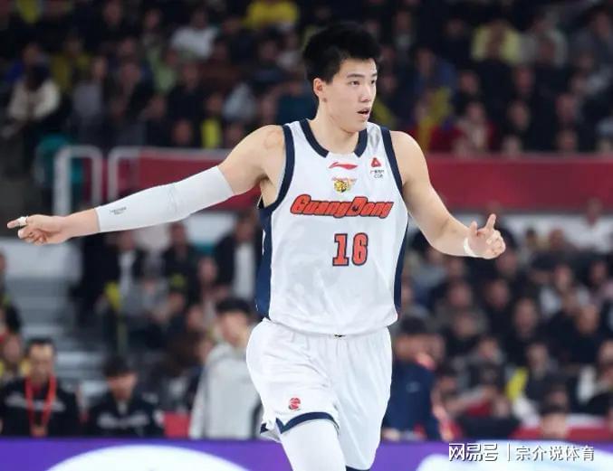 高兴早了，广东队大胜吉林队却收两个坏消息，杜峰爱徒再次受伤